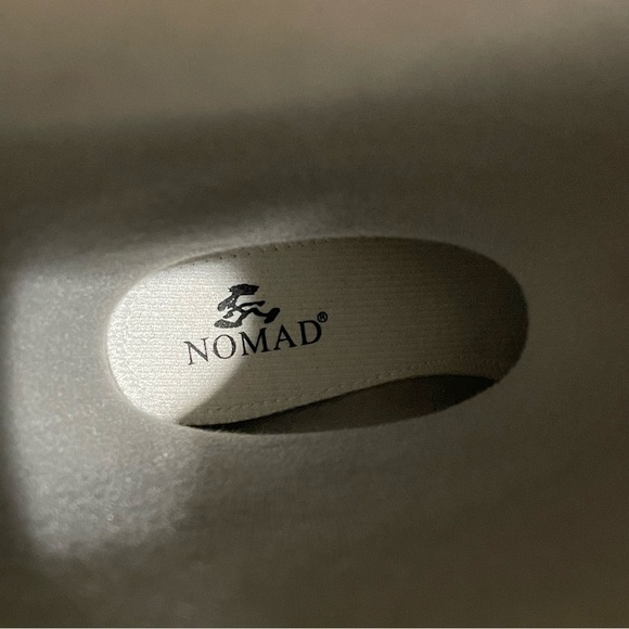 Women’s Nomad Matte Berry Rain Boots Size 6 US! - Picture 10 of 11